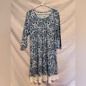 large light and dark blue floral dress. quarter sleeve dress. Floral dress